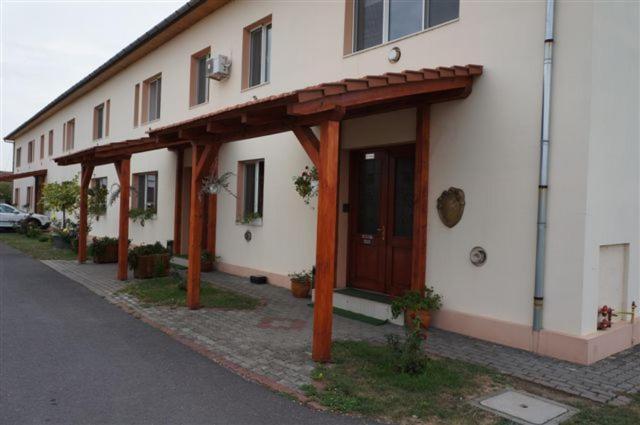 Vila Zoppas Inn Sinnicolau Mare ภายนอก รูปภาพ